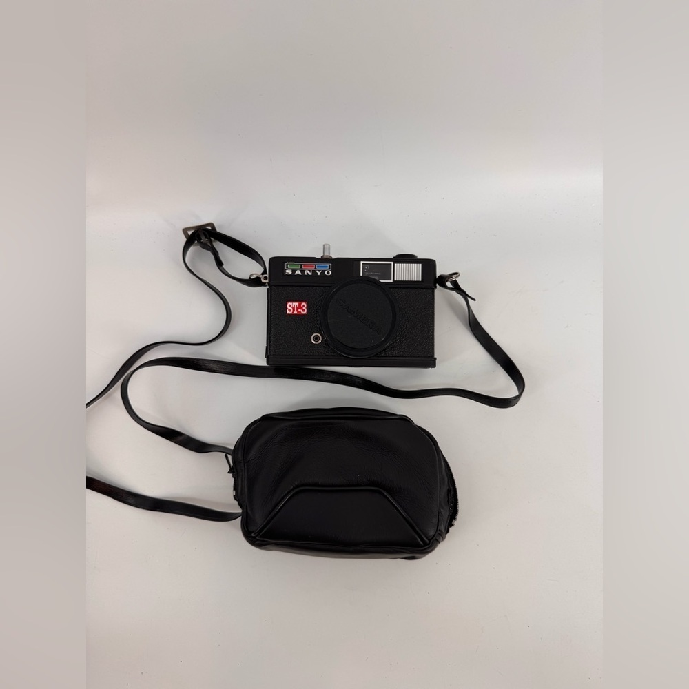 Vintage Sanyo ST-3 Film Camera